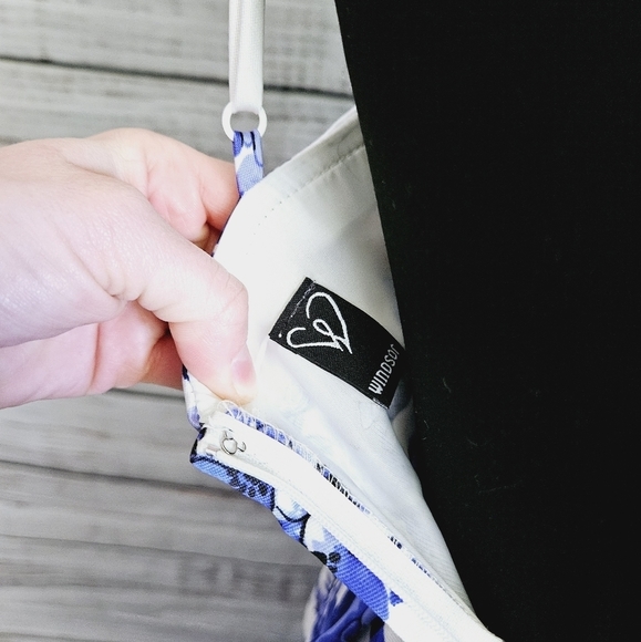 Stunning Windsor Floral Dress/ Gown - Picture 10 of 15